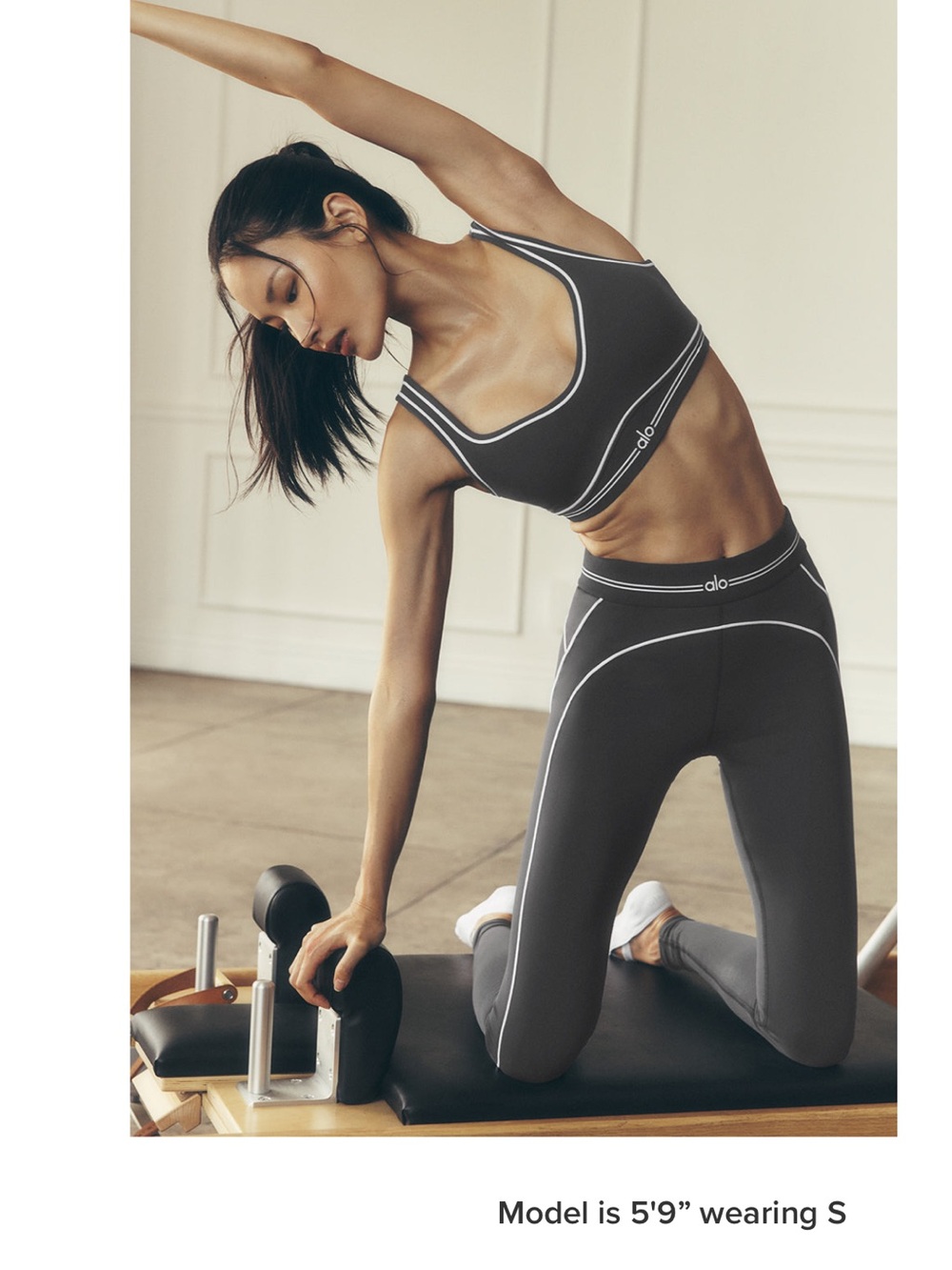 ALO Yoga Women's Waist Leggings and Bras - Picture 4 of 6